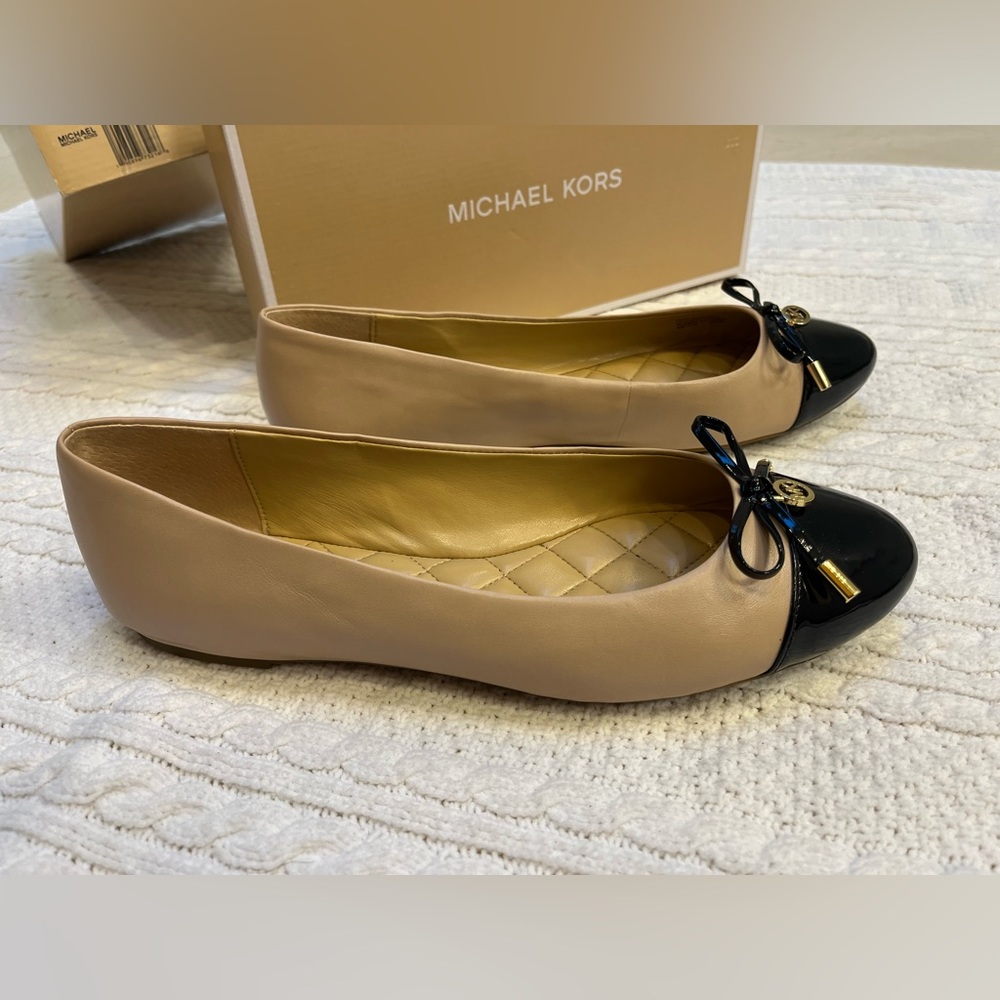 Michaels Kors Melody toecap ballet flats. Size 8. Brand new.